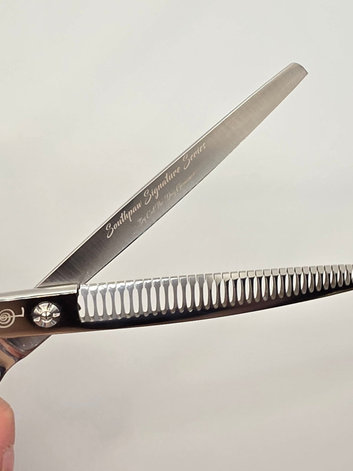 Reiki Shears - Southpaw Curved Blender - Cat The Dog Groomer Signature Collection Reiki Shears