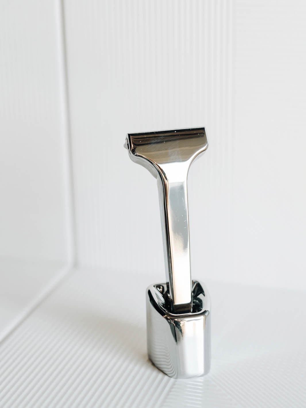 Single Edge SE Razor Stand Supply