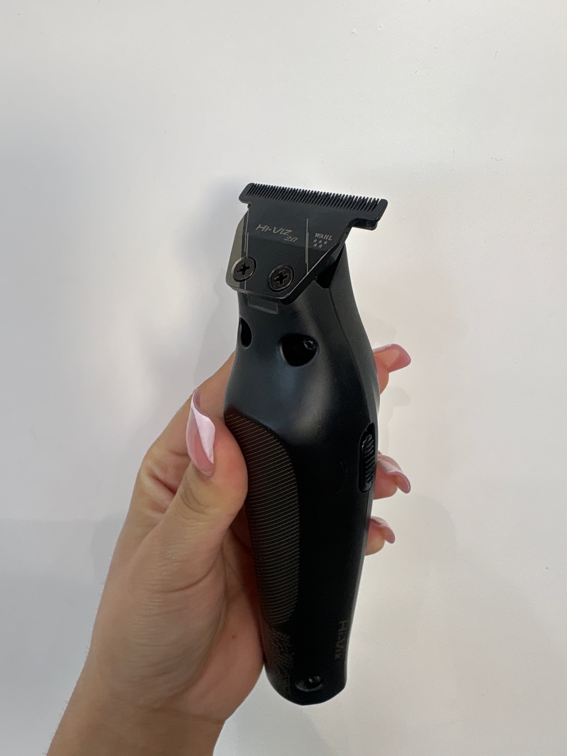 Wahl Professional Hi-Viz Cord/Cordless Trimmer (3023699) The Barber Plug