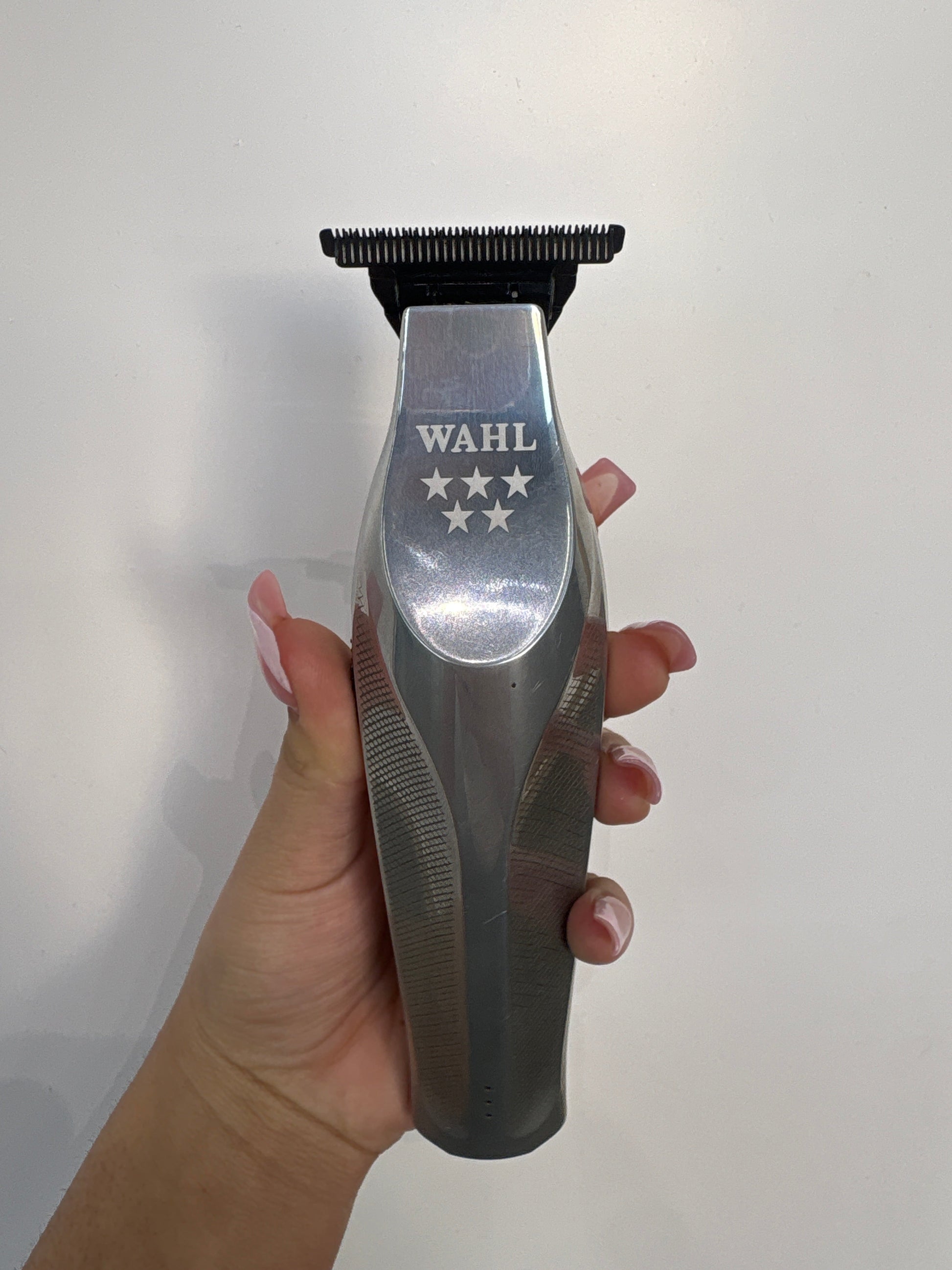 Wahl Professional Hi-Viz Cord/Cordless Trimmer (3023699) The Barber Plug