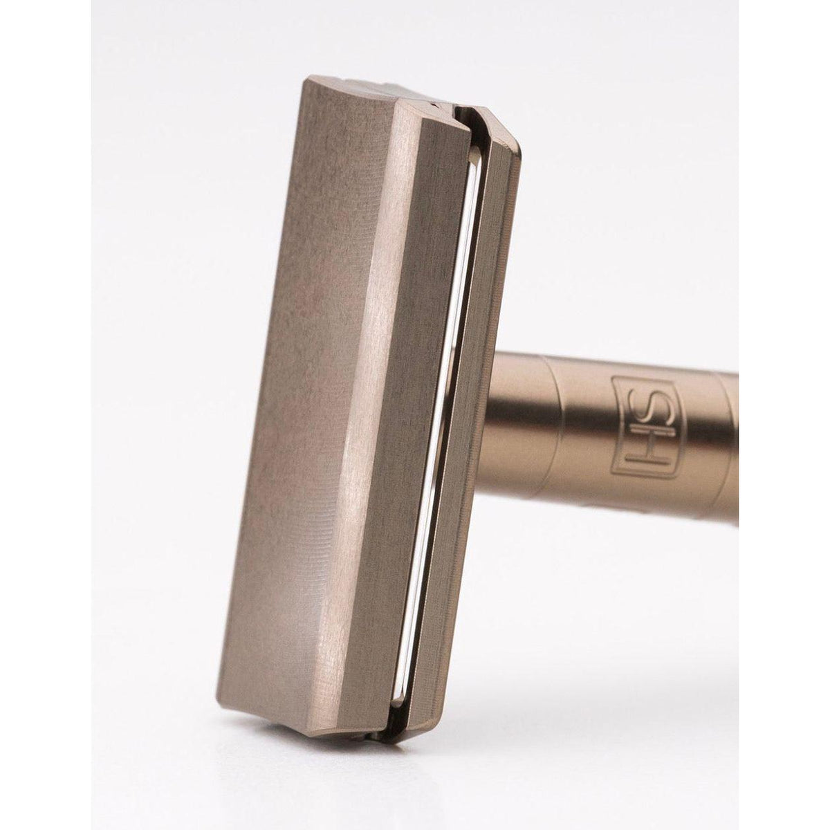 Henson Shaving [AL13-V2] Medium Safety Razor Pasteur Pharmacy