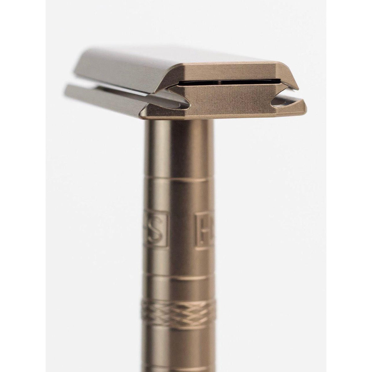 Henson Shaving [AL13-V2] Medium Safety Razor Pasteur Pharmacy