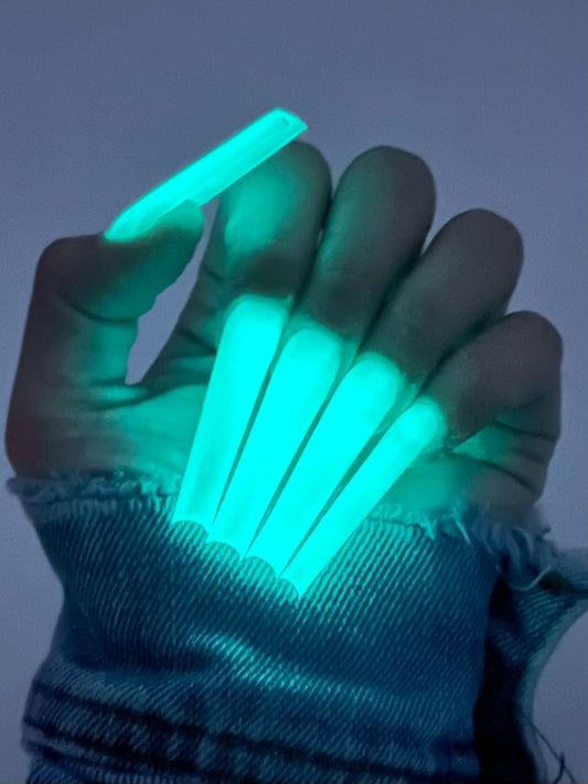 Glow White 2Cute Nails