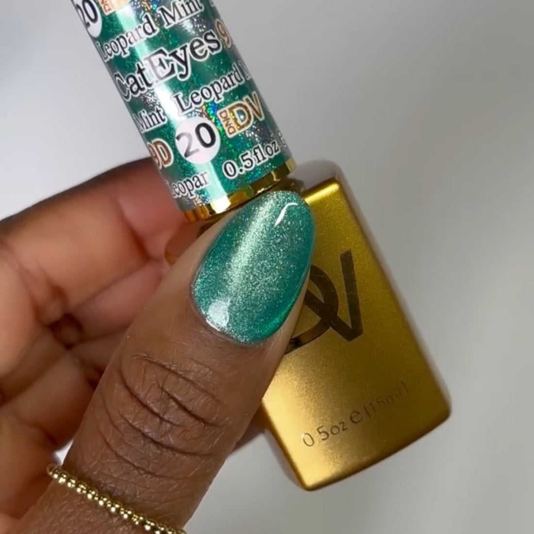 Diva 9D Cat Eyes Candy #20 - Leopard Mint Lunali Nail Supply
