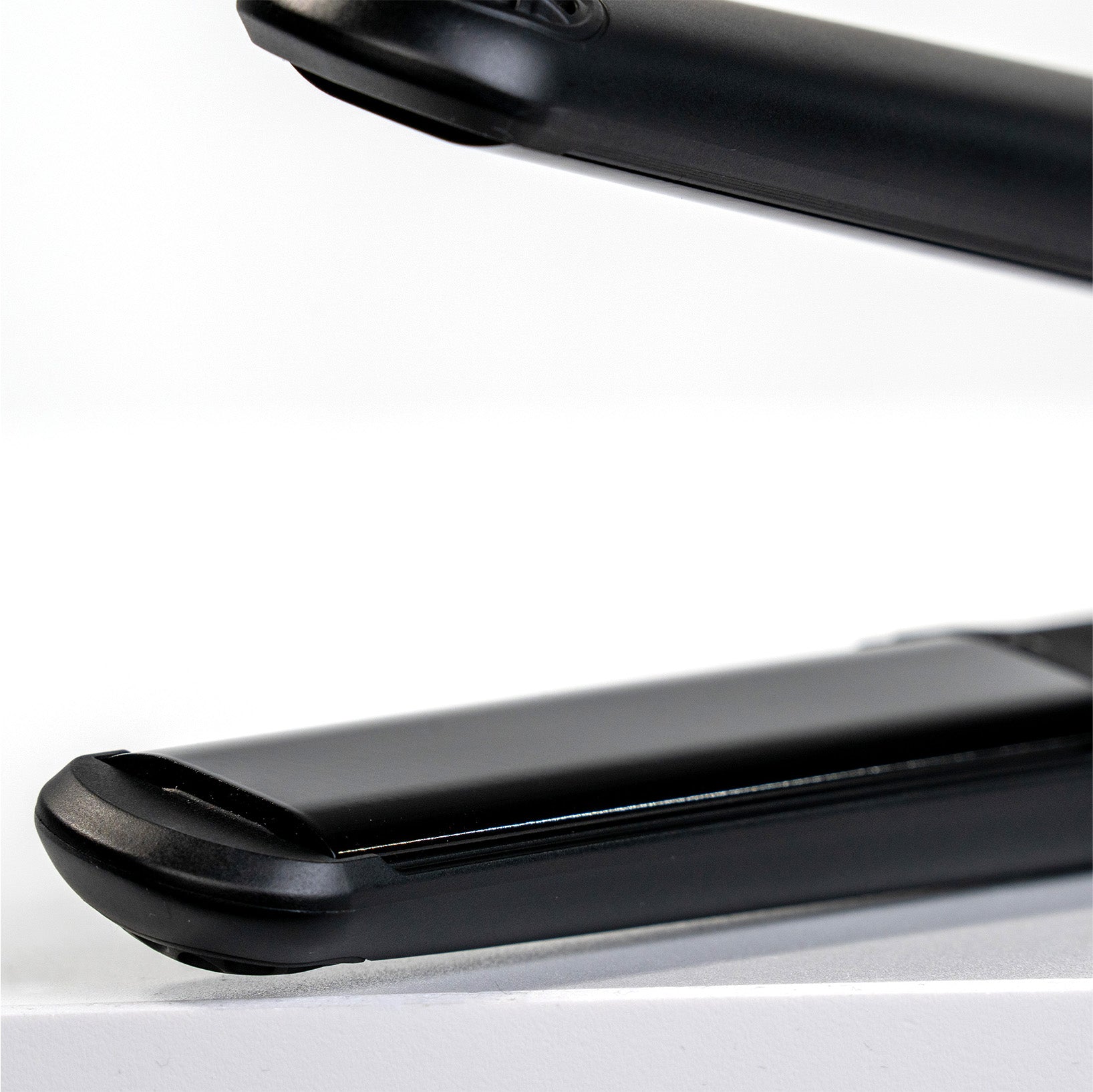COCCO® GNS 1.25" Flat Iron V3 Cocco Hair Professional