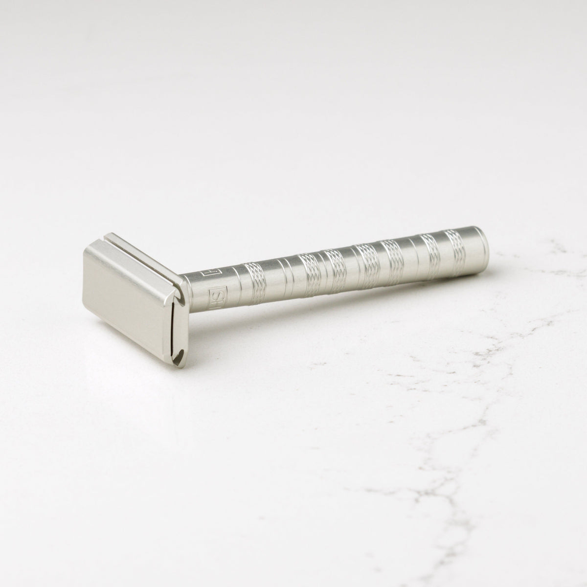 Henson Shaving [AL13-V2] Medium Safety Razor Pasteur Pharmacy