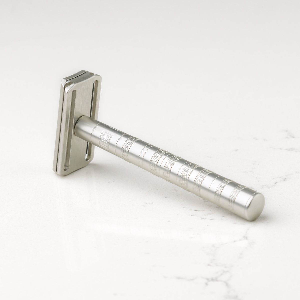 Henson Shaving [AL13-V2] Medium Safety Razor Pasteur Pharmacy