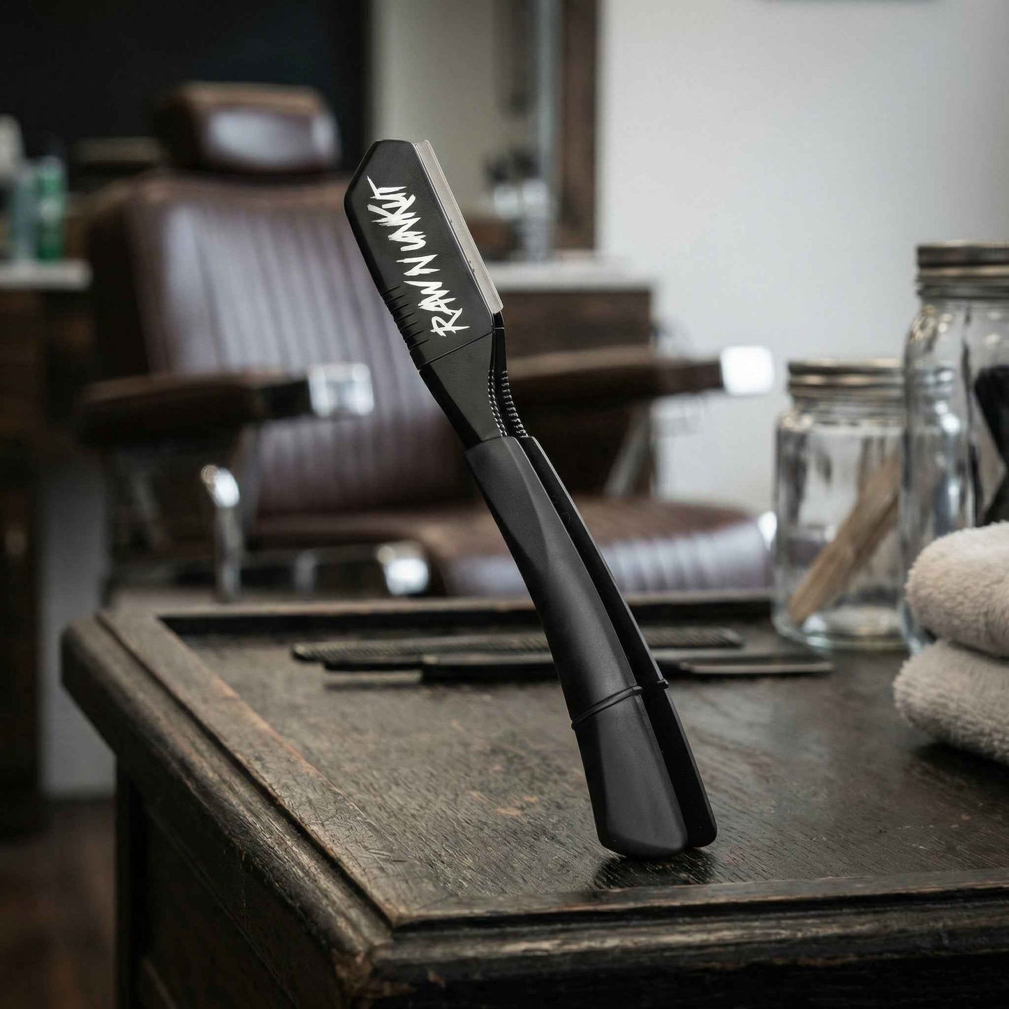 Raw N Unkut Razor Holder with 100-Blade Combo Pack RAW N UNKUT