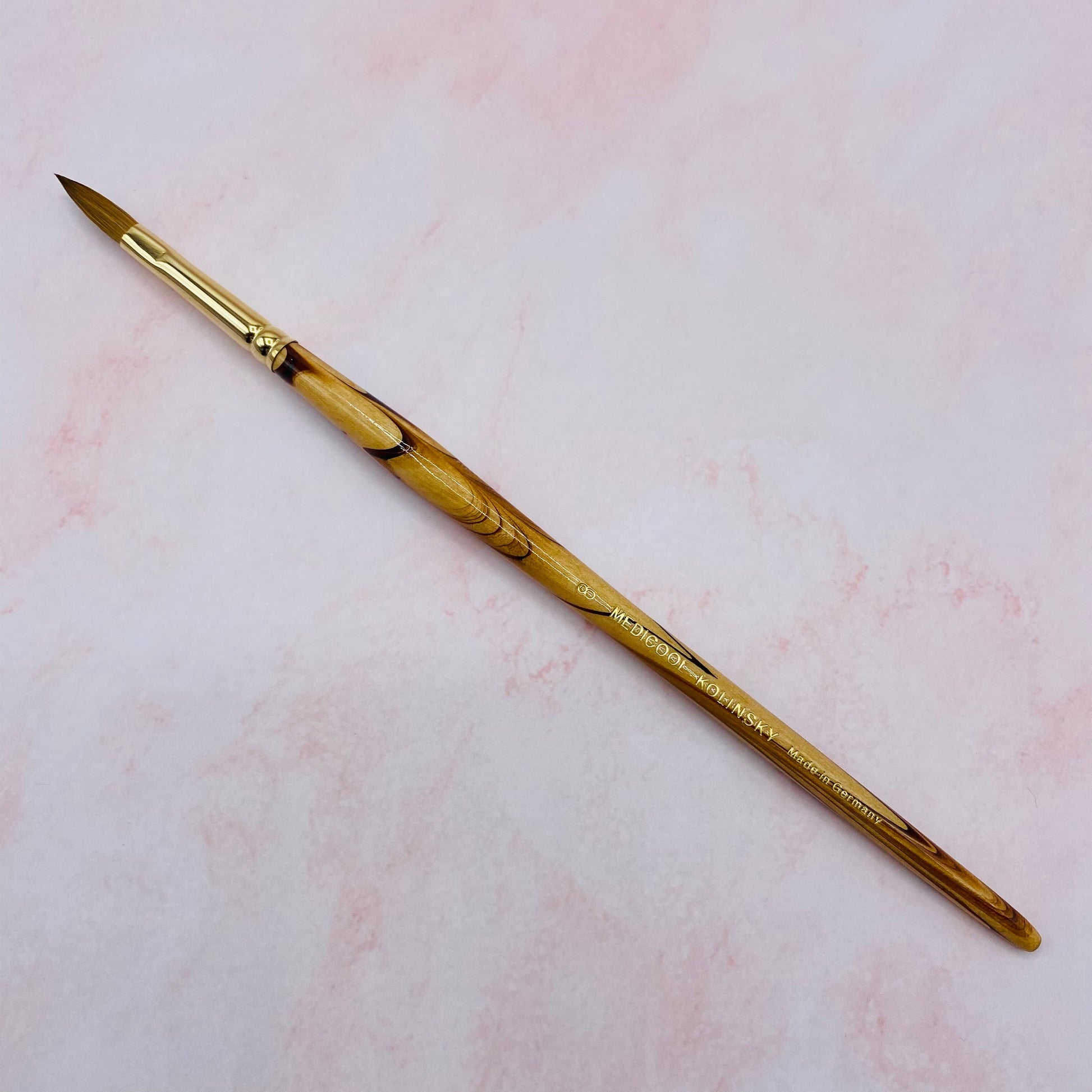 Oval Crimped Sable Brush #8 - 100% Kolinsky Lunali Nail Supply