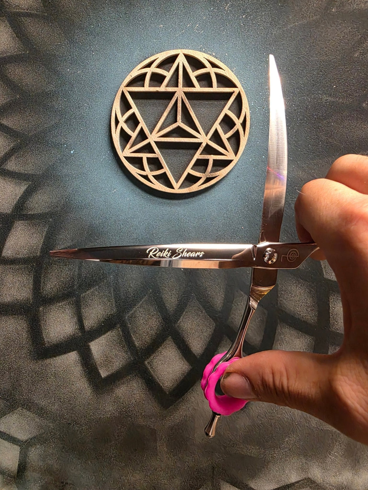 Reiki Shears - 7.5 Curved Axis Reiki Shears