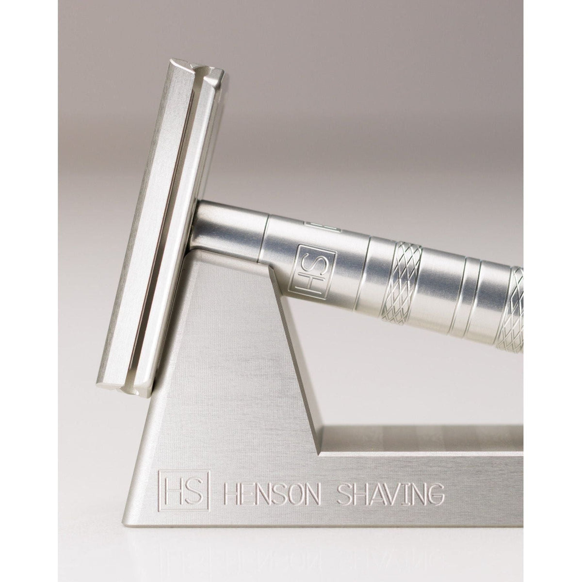 Henson Shaving Razor Stand Pasteur Pharmacy