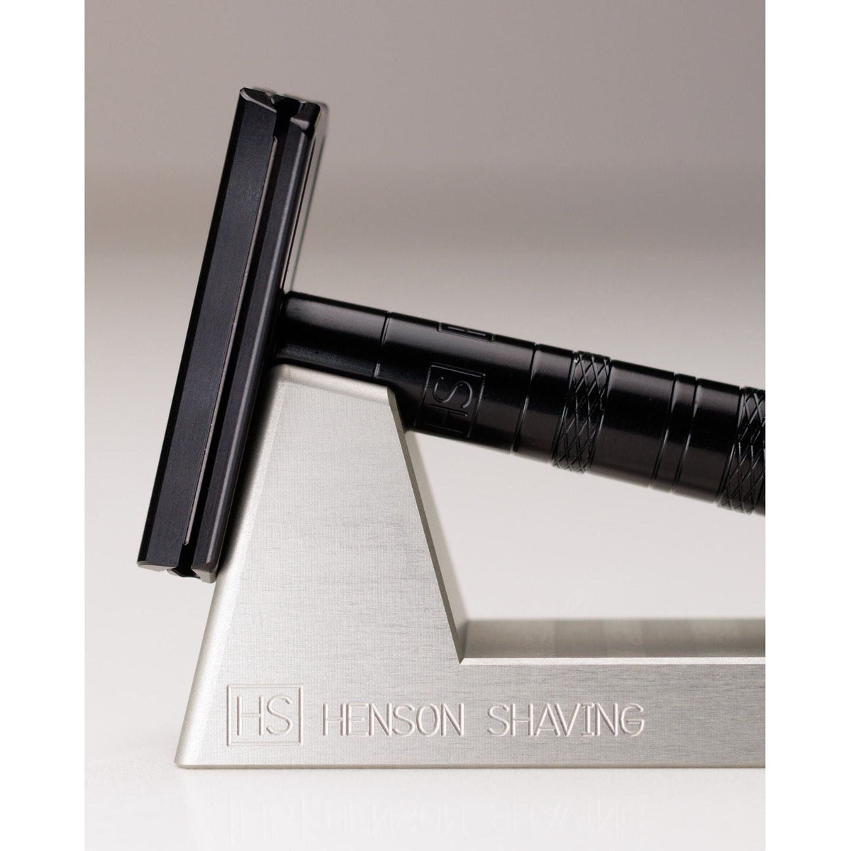 Henson Shaving Razor Stand Pasteur Pharmacy