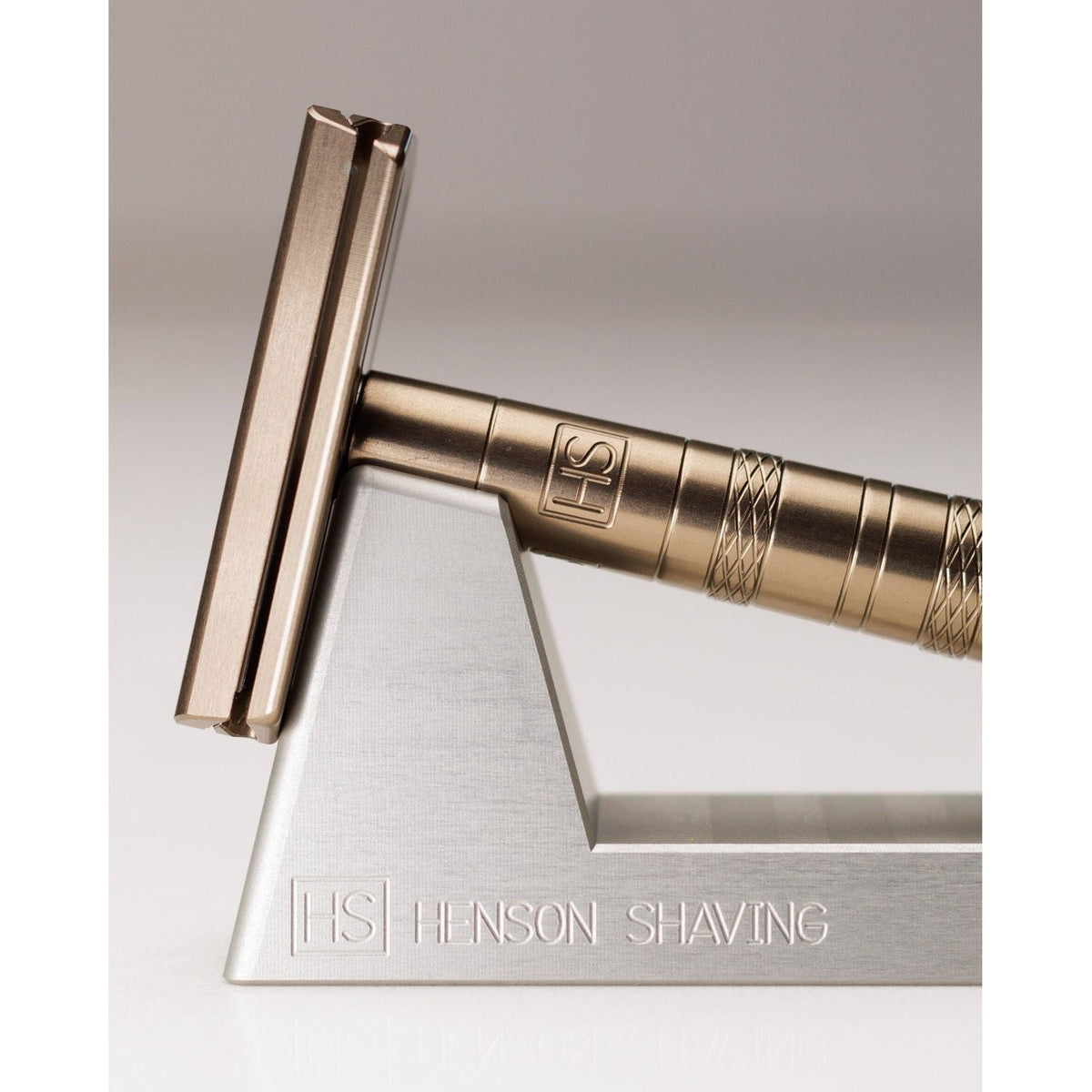 Henson Shaving Razor Stand Pasteur Pharmacy