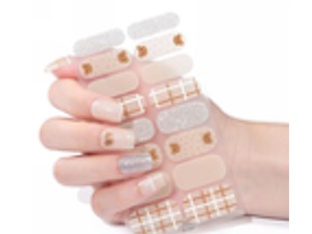 Bear Hugs Gel Nails